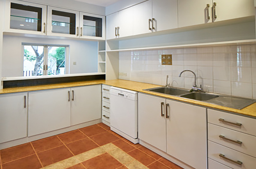 House with Private Pool in Sukhumvit 