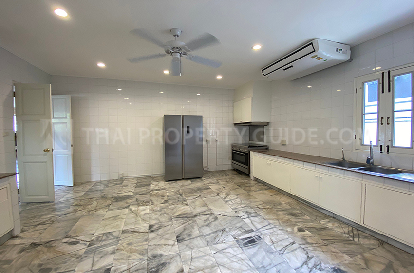 House with Private Pool in Sukhumvit 