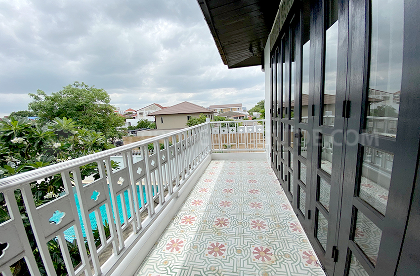 House with Private Pool in Sukhumvit 