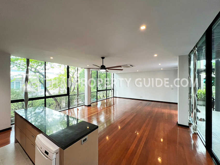 House with Private Pool in Sukhumvit 