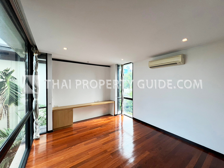 House with Private Pool in Sukhumvit 