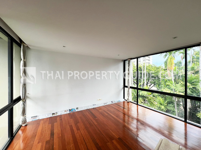 House with Private Pool in Sukhumvit 