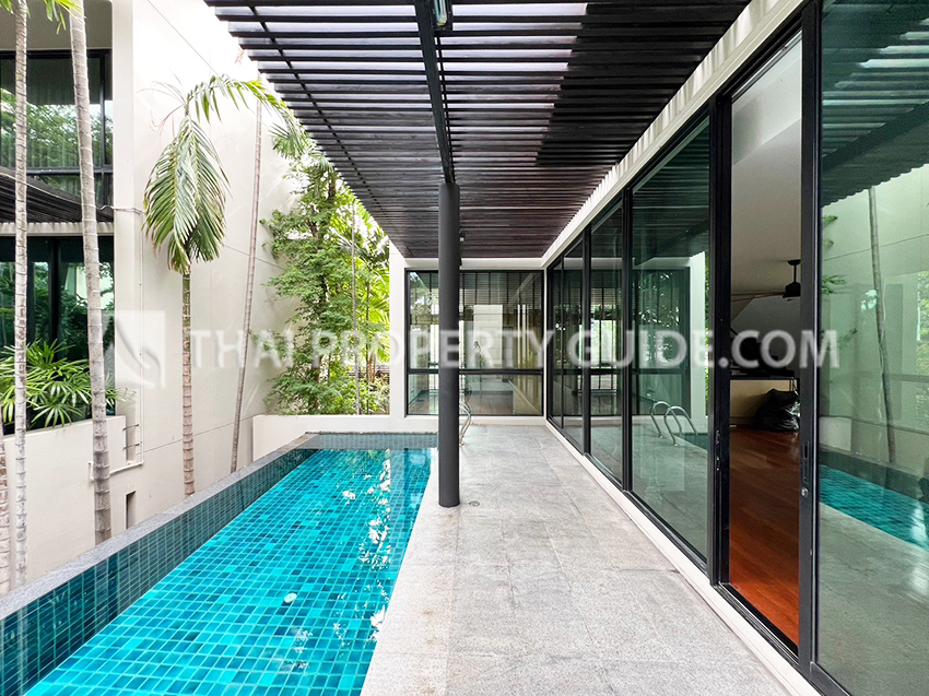 House with Private Pool in Sukhumvit 