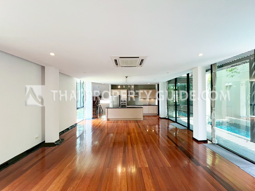 House with Private Pool in Sukhumvit 