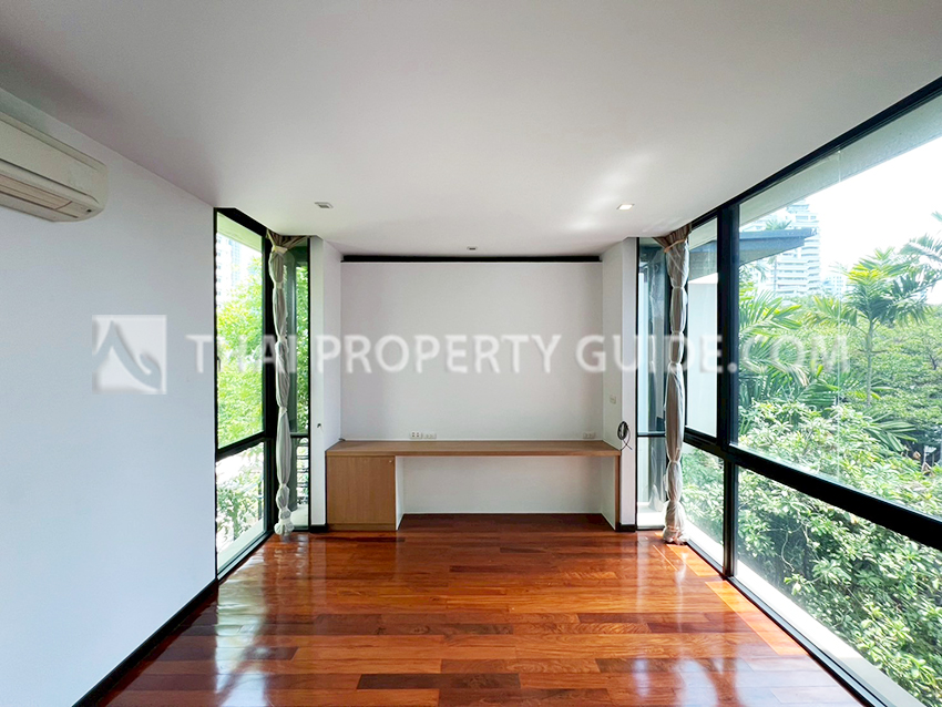 House with Private Pool in Sukhumvit 