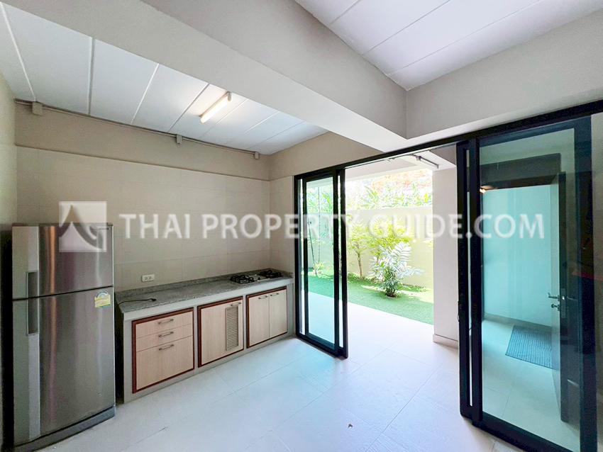 House with Private Pool in Sukhumvit 