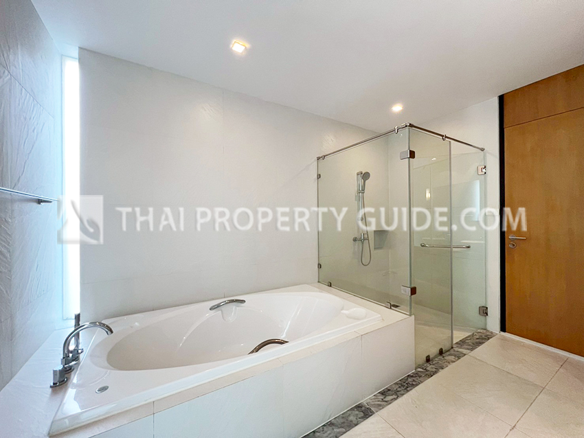 House with Private Pool in Sukhumvit 