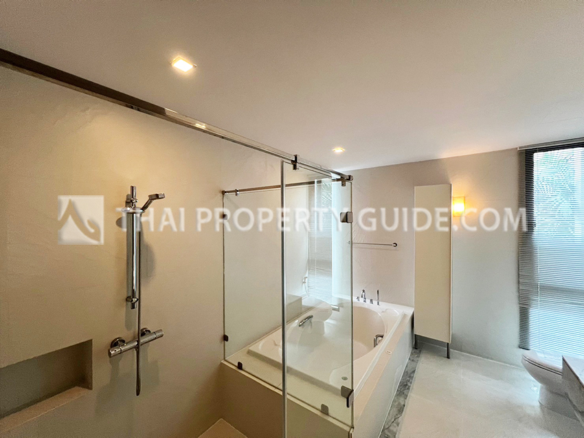 House with Private Pool in Sukhumvit 