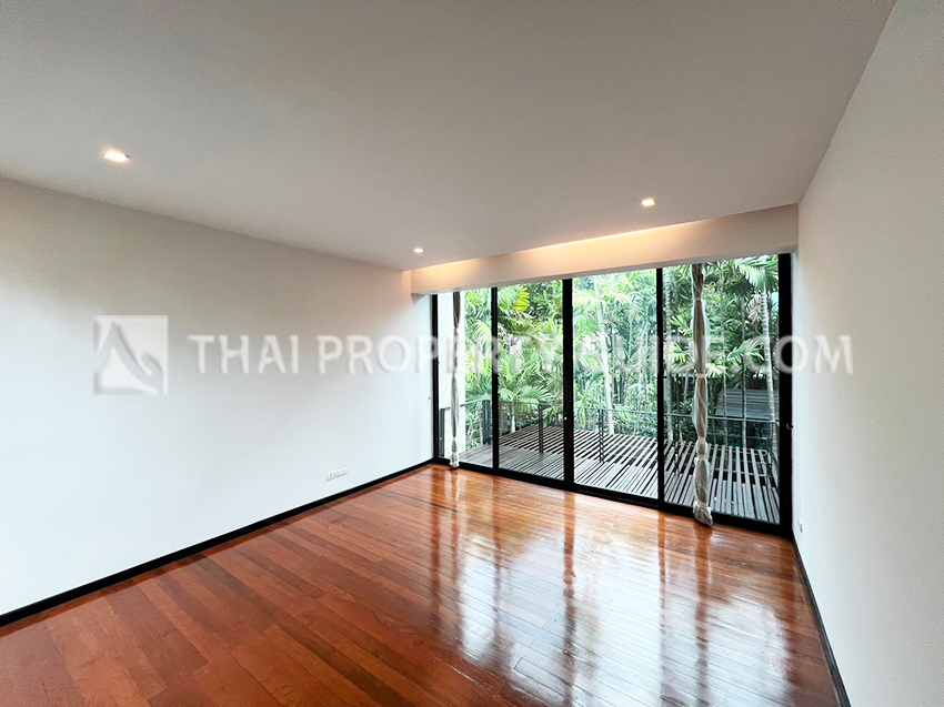 House with Private Pool in Sukhumvit 