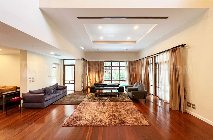 House with Private Pool in Sukhumvit 