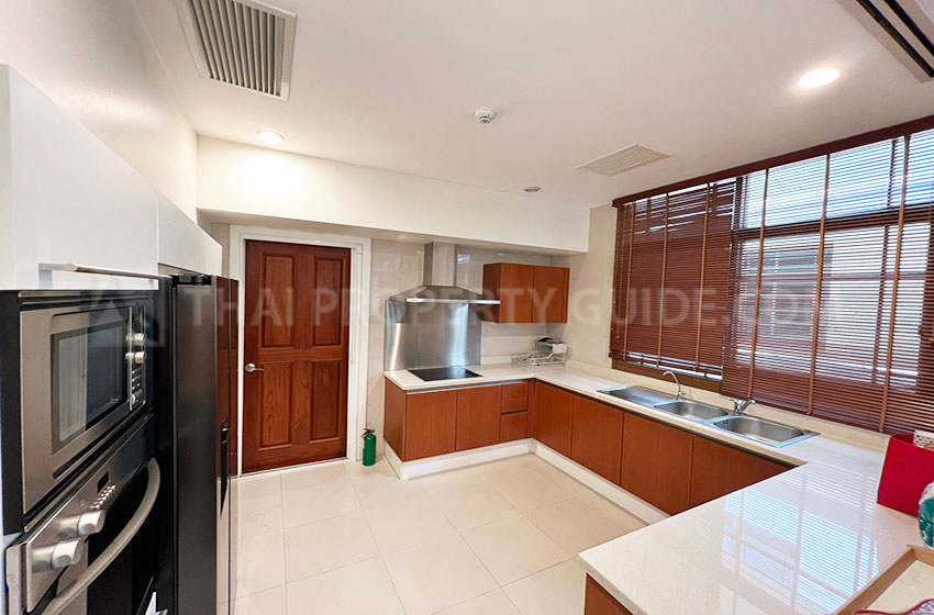 House with Private Pool in Sukhumvit 