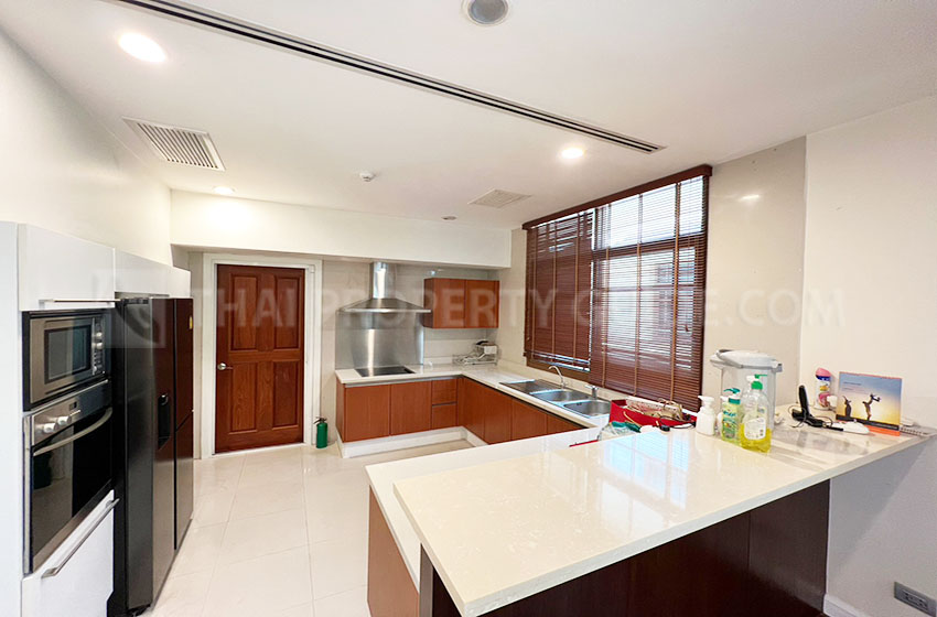 House with Private Pool in Sukhumvit 