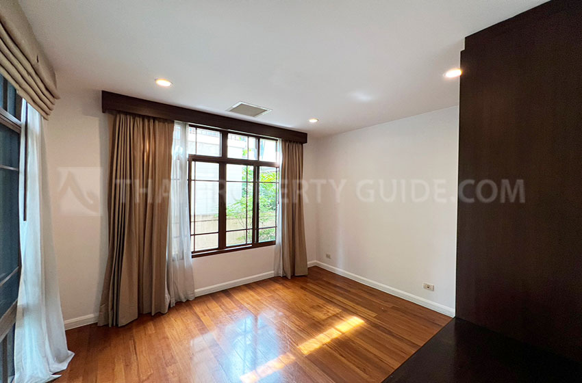 House with Private Pool in Sukhumvit 