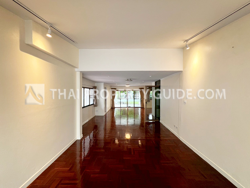 House with Private Pool in Sukhumvit : Panya Village On-Nut 