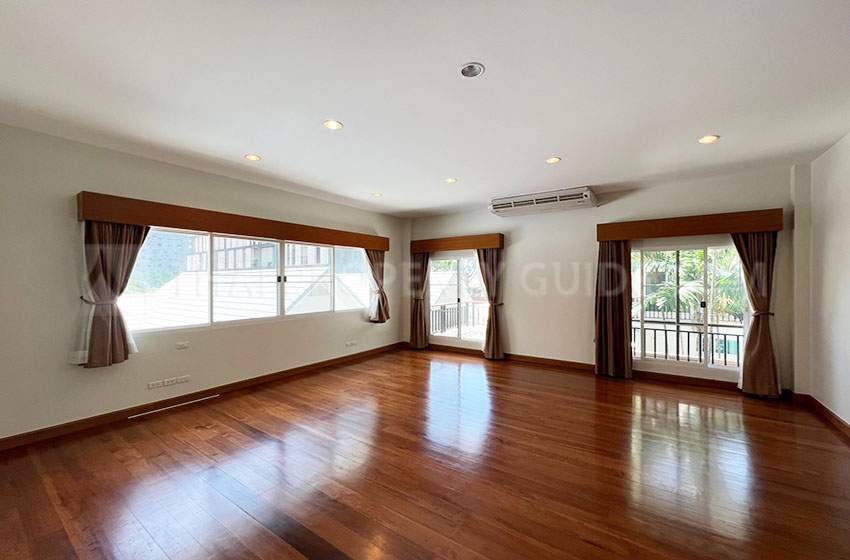 House with Private Pool in Sukhumvit 