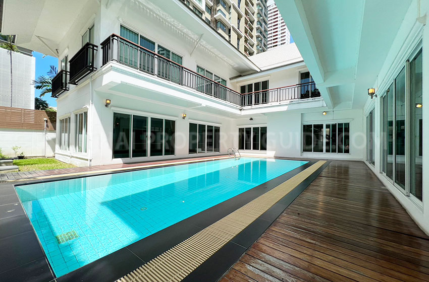 House with Private Pool in Sukhumvit 