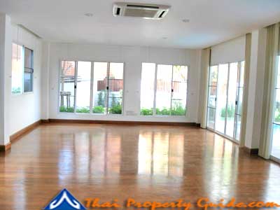 House with Private Pool in Sukhumvit 