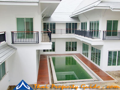 House with Private Pool in Sukhumvit 