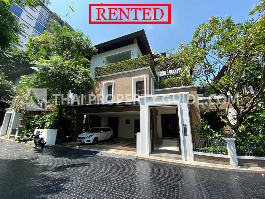 House with Private Pool for rent in Sukhumvit