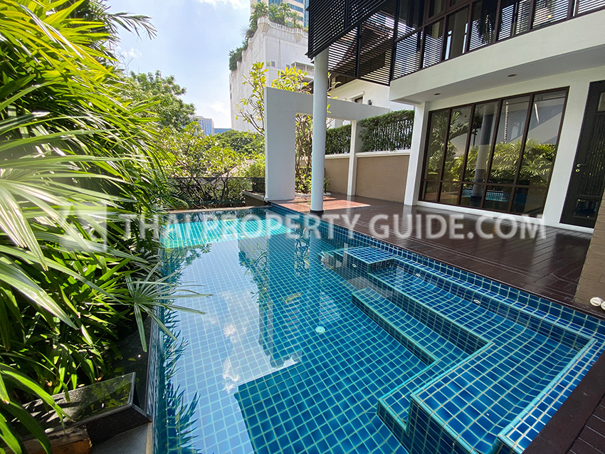 House with Private Pool in Sukhumvit 