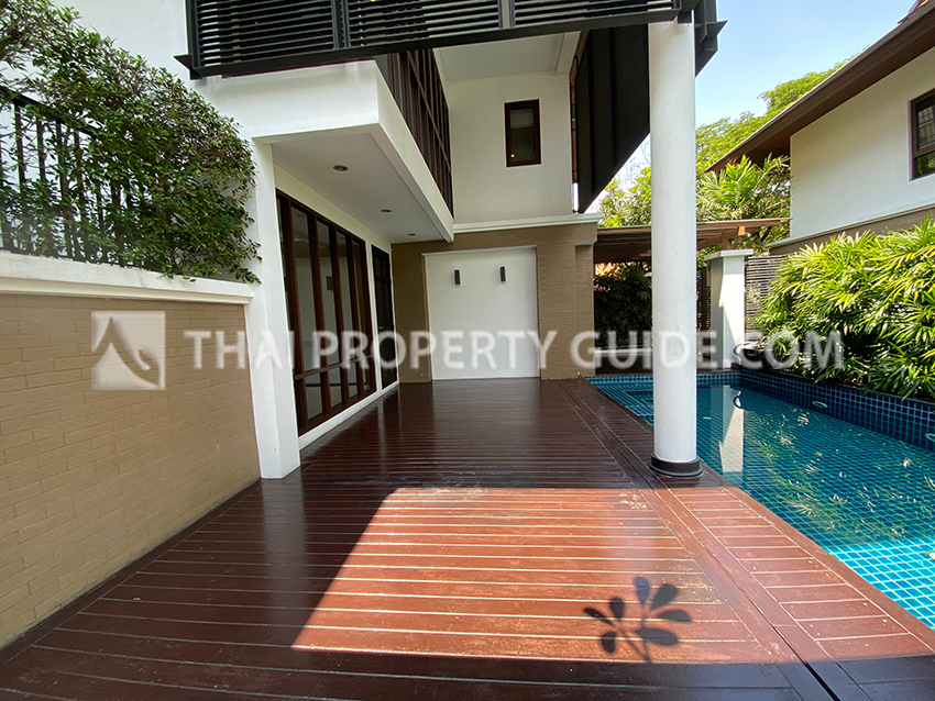 House with Private Pool in Sukhumvit 