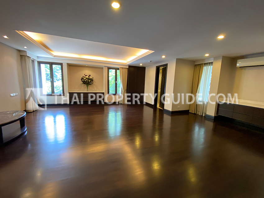 House with Private Pool in Sukhumvit 