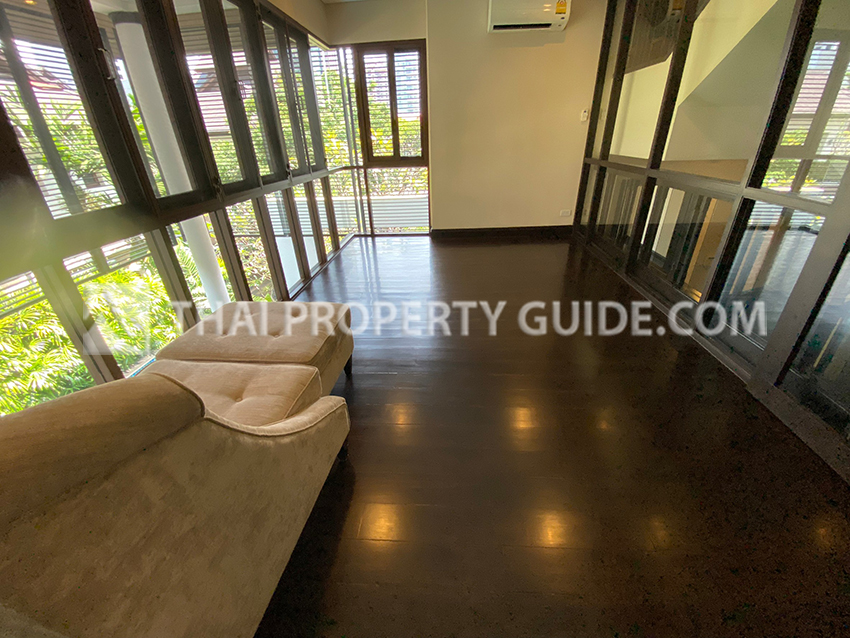 House with Private Pool in Sukhumvit 