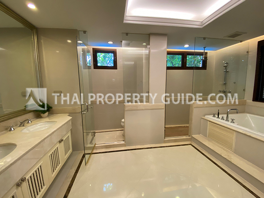 House with Private Pool in Sukhumvit 