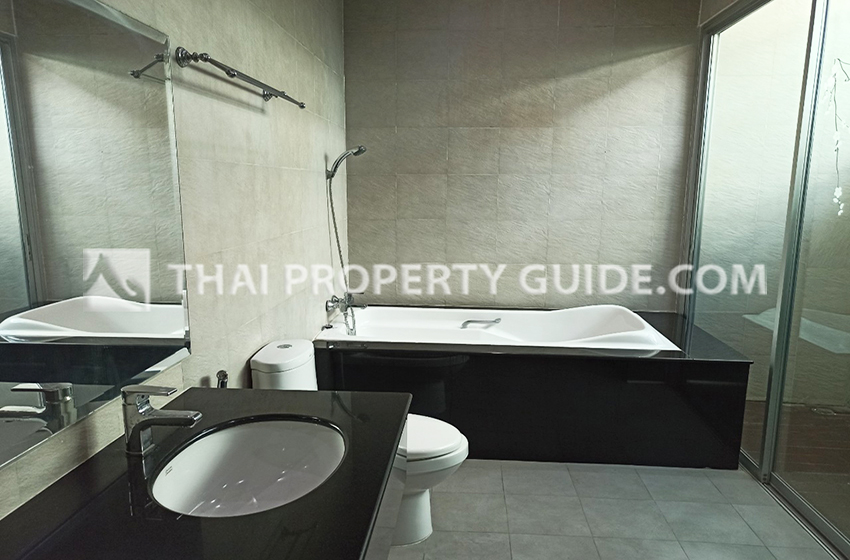 House with Private Pool in Sukhumvit 