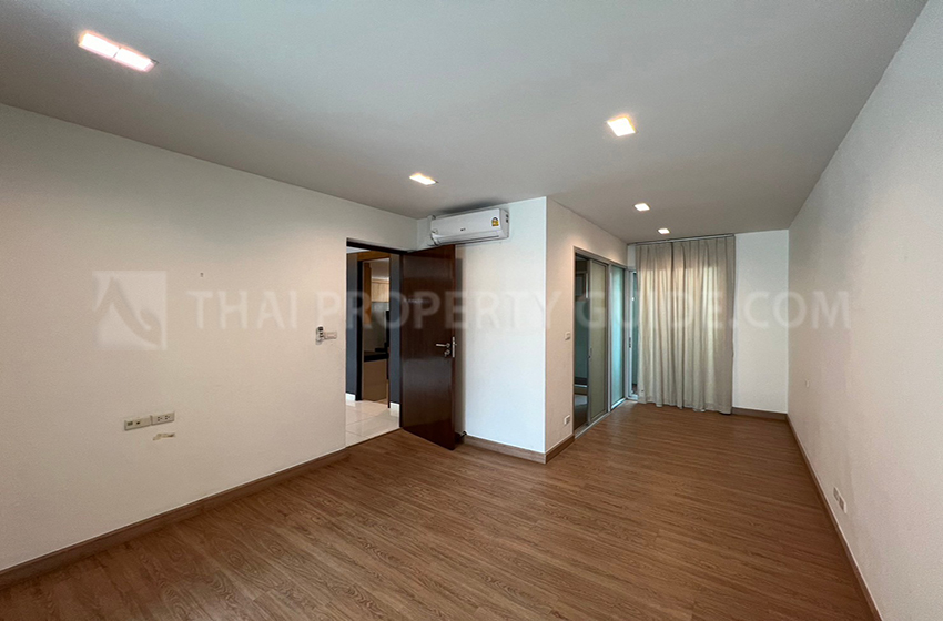 House with Private Pool in Sukhumvit 