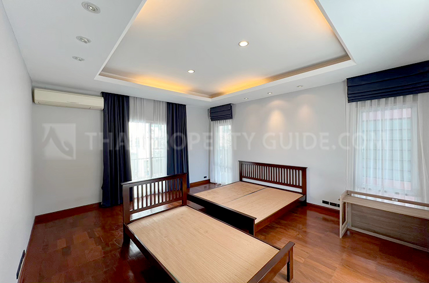 House with Private Pool in Sukhumvit 