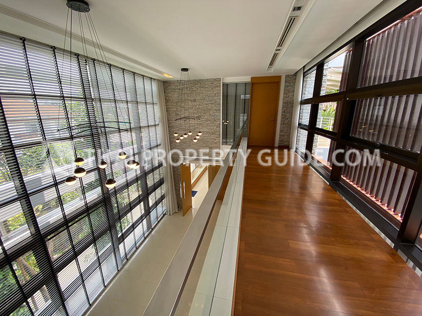 House with Private Pool in Sukhumvit 