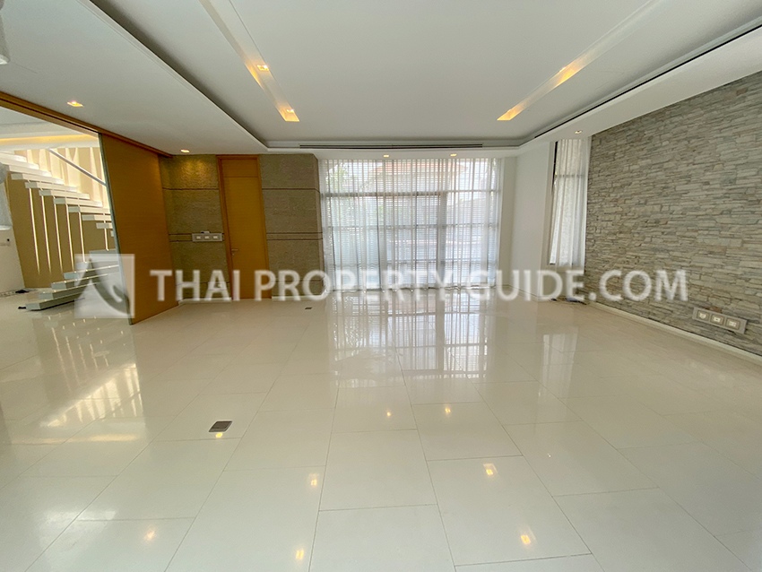 House with Private Pool in Sukhumvit 