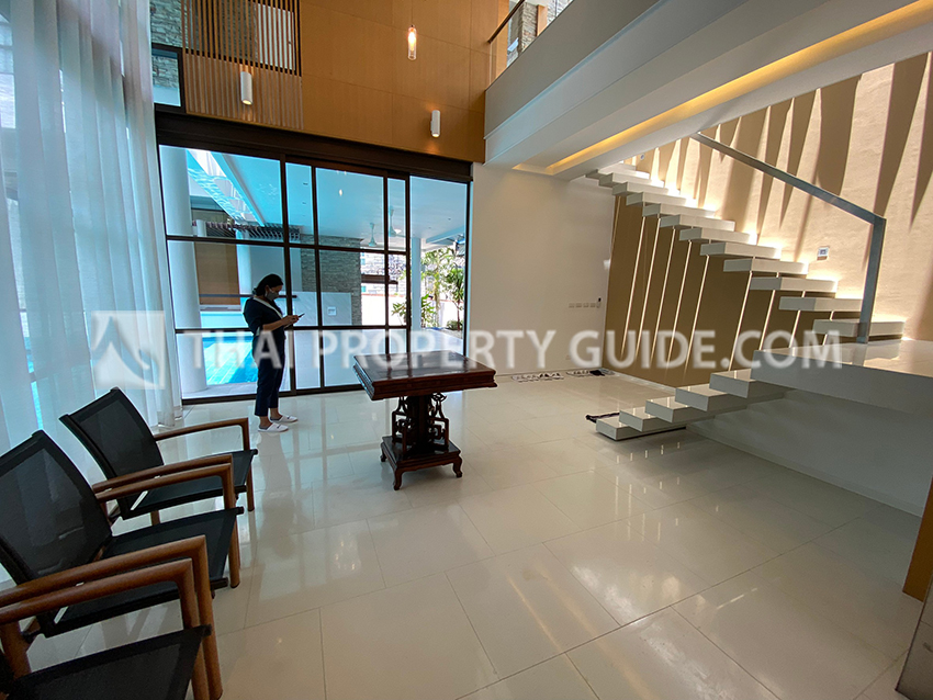 House with Private Pool in Sukhumvit 