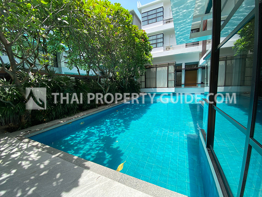 House with Private Pool in Sukhumvit 