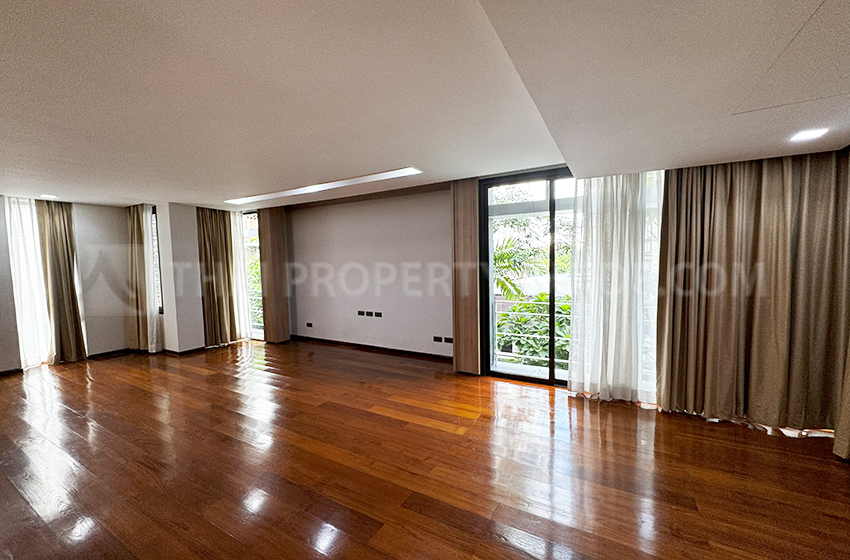 House with Private Pool in Sukhumvit 