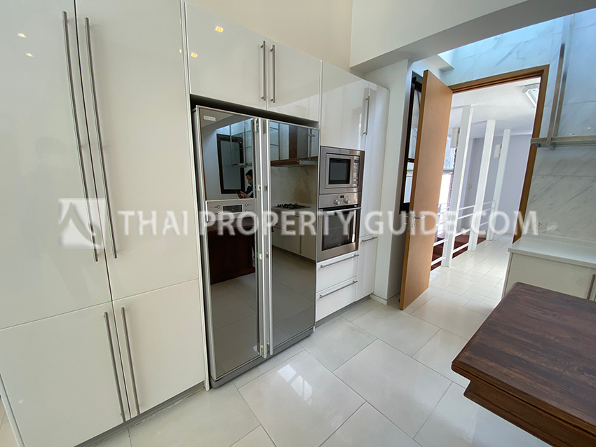 House with Private Pool in Sukhumvit 