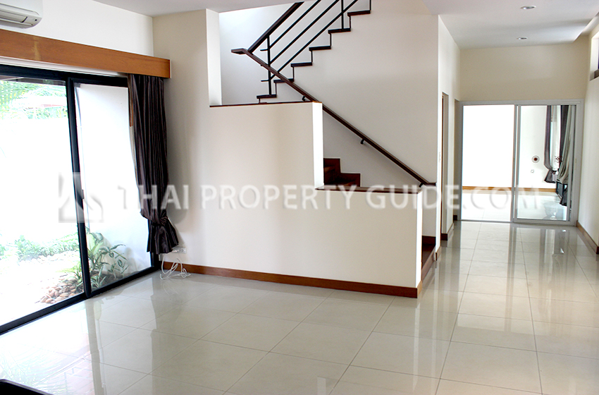 House with Private Pool in Sukhumvit 