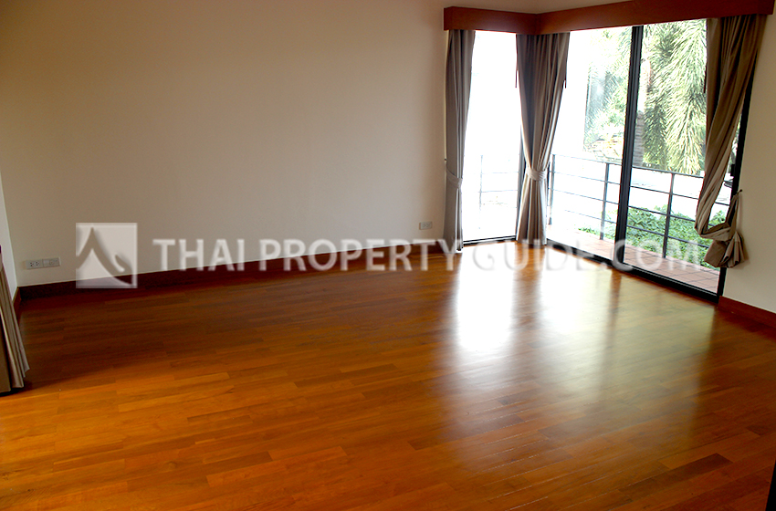 House with Private Pool in Sukhumvit 