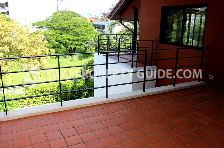 House with Private Pool in Sukhumvit 