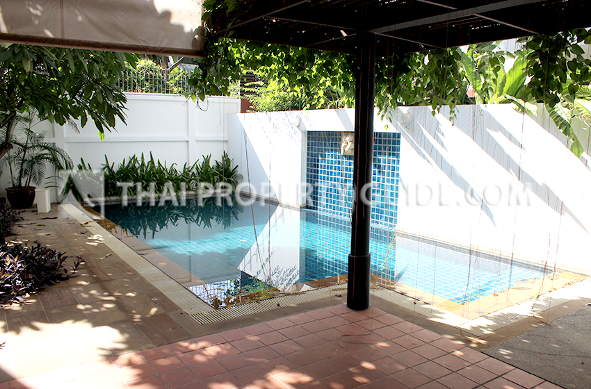 House with Private Pool in Sukhumvit 