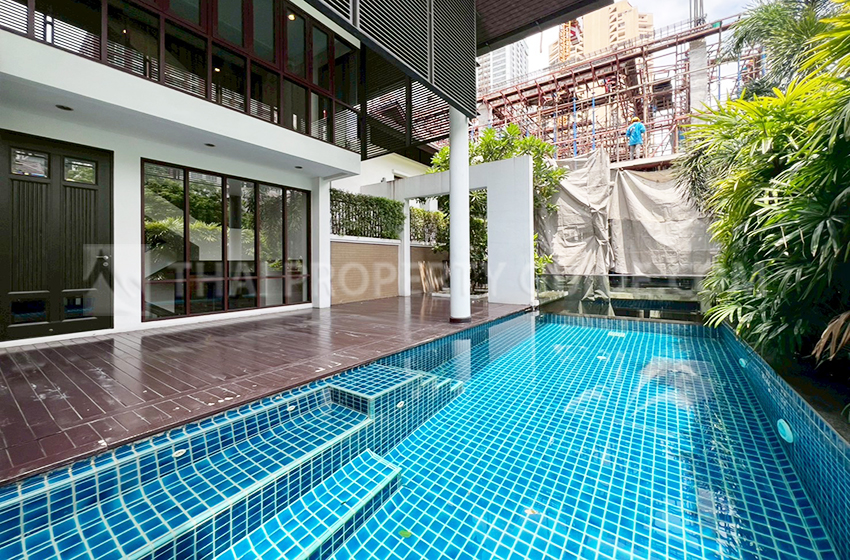 House with Private Pool in Sukhumvit 
