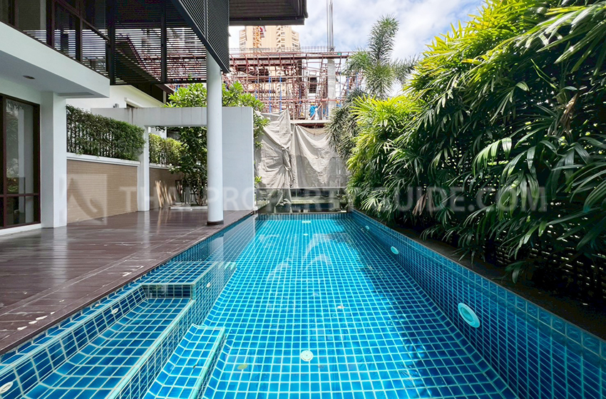 House with Private Pool in Sukhumvit 