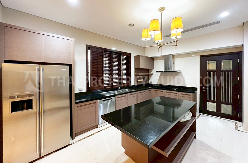 House with Private Pool in Sukhumvit 