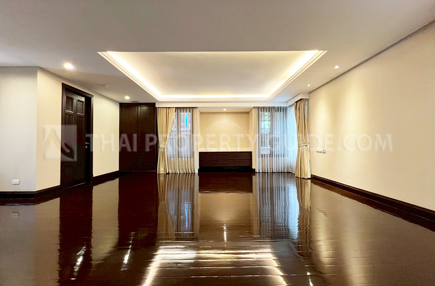House with Private Pool in Sukhumvit 