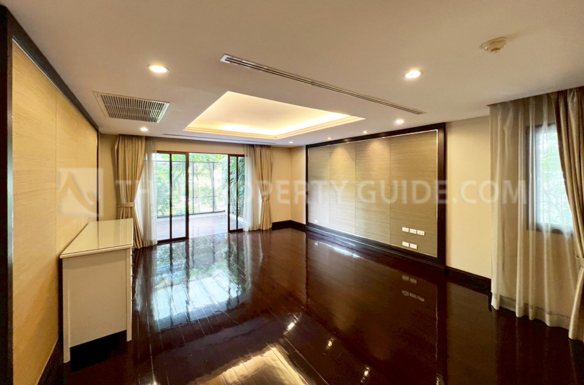 House with Private Pool in Sukhumvit 