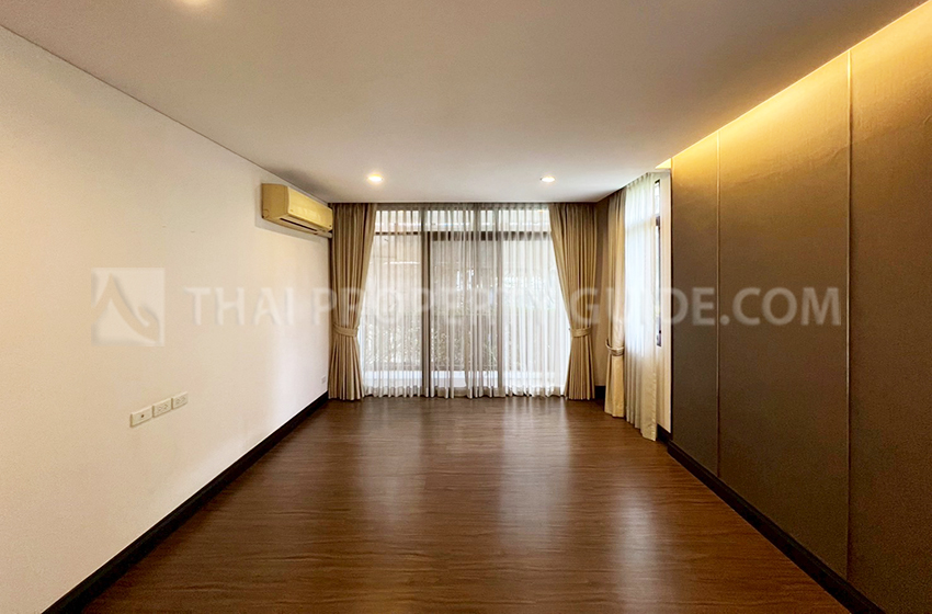 House with Private Pool in Sukhumvit 