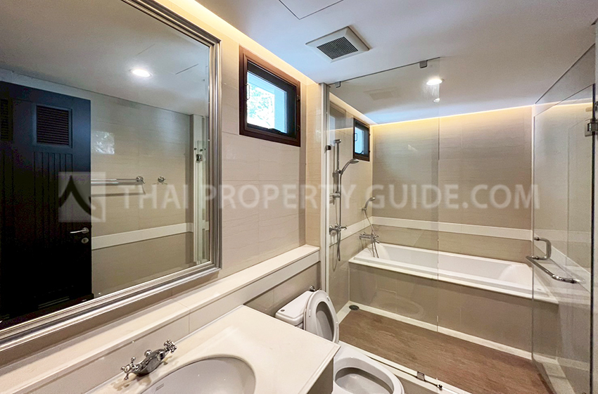House with Private Pool in Sukhumvit 