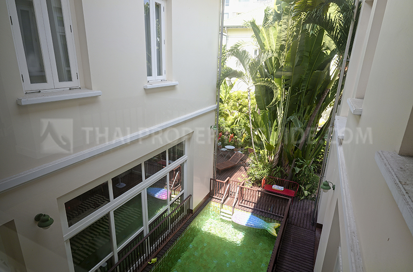 House with Private Pool in Sukhumvit 