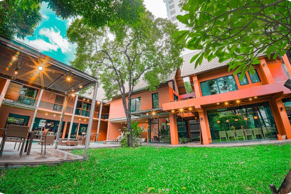 House with Private Pool in Sukhumvit